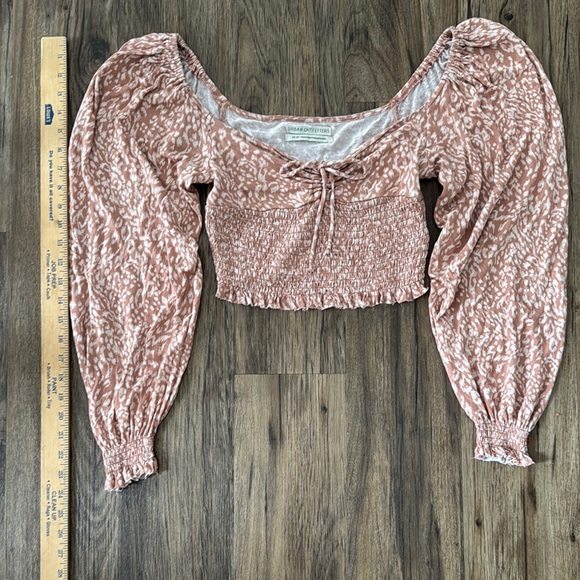 Urban Outfitters Pink Puff Sleeve Crop Blouse - Picture 2 of 5